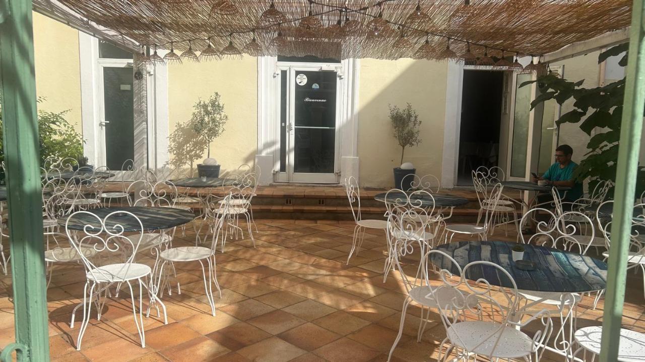 Hotel Le Patio De Fabio Bollène Exterior foto